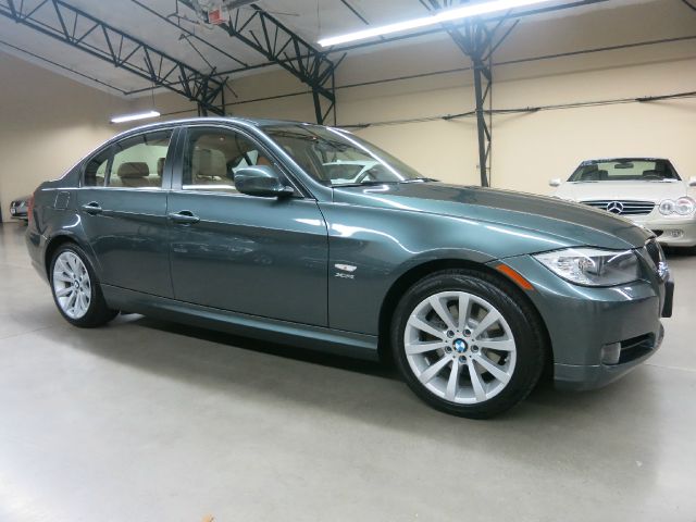 BMW 3 series 2011 photo 2