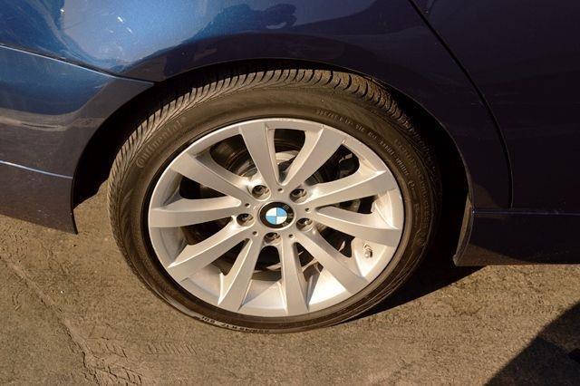 BMW 3 series 2011 photo 2