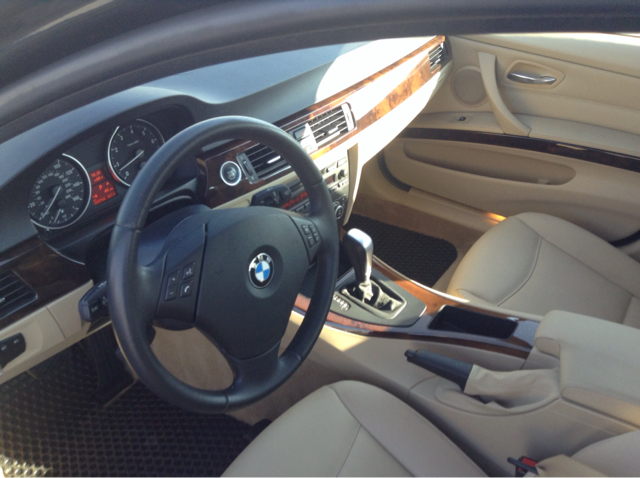 BMW 3 series 2011 photo 2