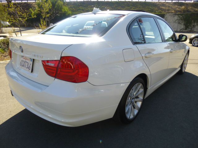 BMW 3 series 2011 photo 4