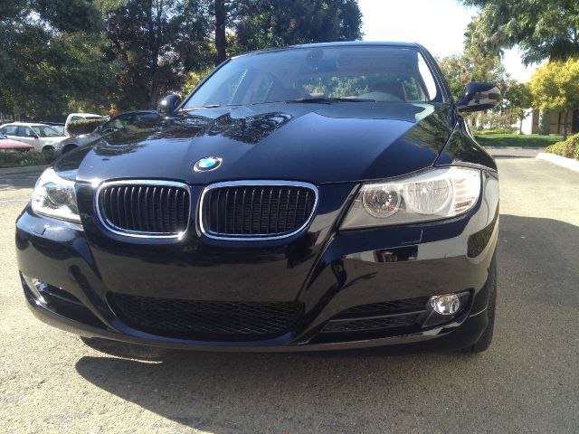 BMW 3 series 2011 photo 1