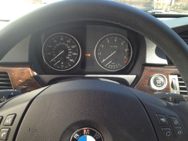 BMW 3 series 2011 photo 3