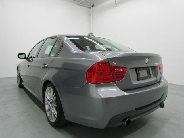 BMW 3 series 2011 photo 2