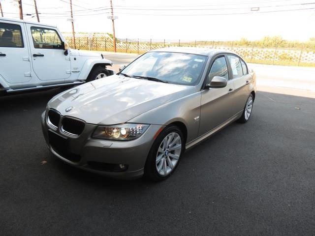 BMW 3 series 2011 photo 1