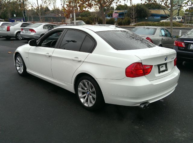 BMW 3 series 2011 photo 4