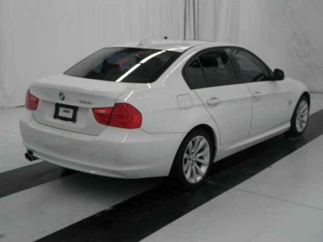 BMW 3 series 2011 photo 3