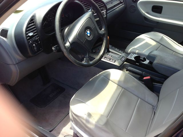 BMW 3 series SE Automatic 4X4 Beutiful Sedan