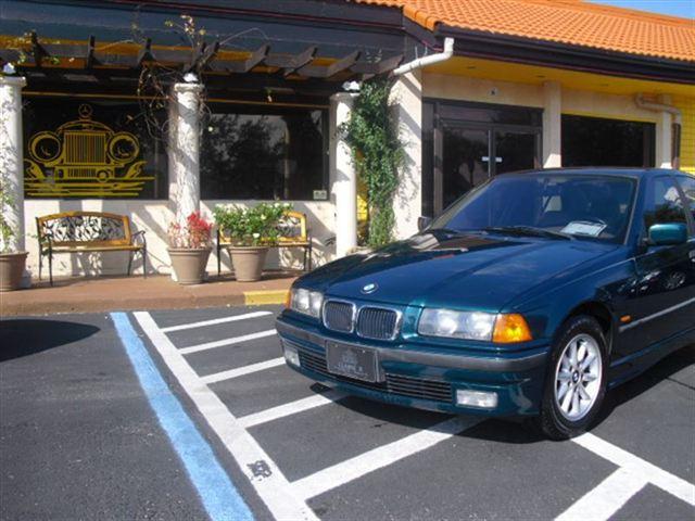 BMW 3 series 2.0T Avant Quattro Wagon 4D Sedan