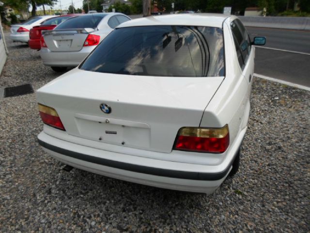 BMW 3 series 1998 photo 1