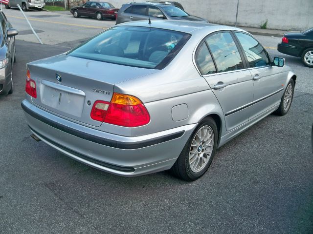 BMW 3 series SE Automatic 4X4 Beutiful Sedan