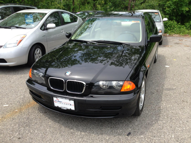 BMW 3 series XLT - Leather MAKE Offer Sedan