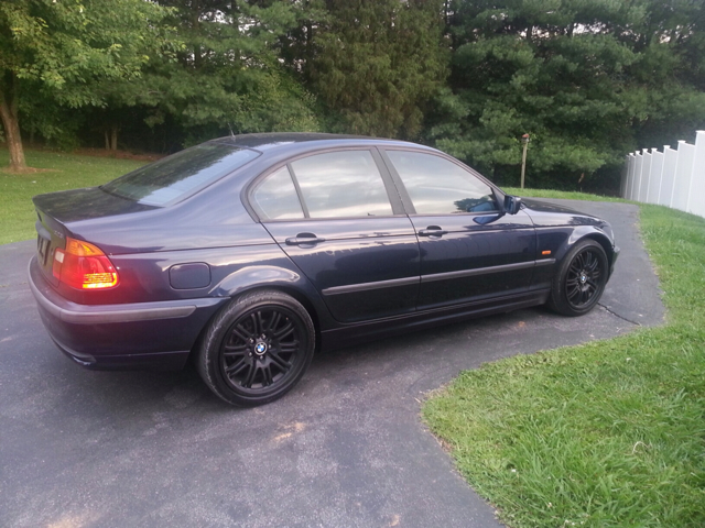 BMW 3 series 2.7L V6 Sedan