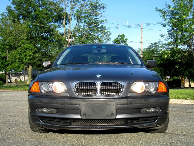 BMW 3 series 4dr 1500 4WD LTZ Sedan