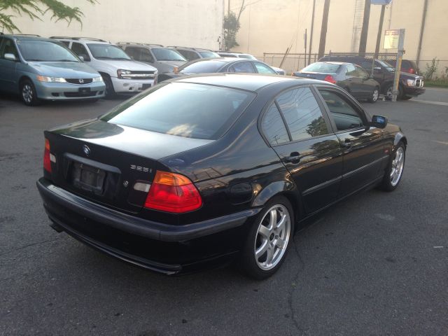 BMW 3 series 2001 photo 2