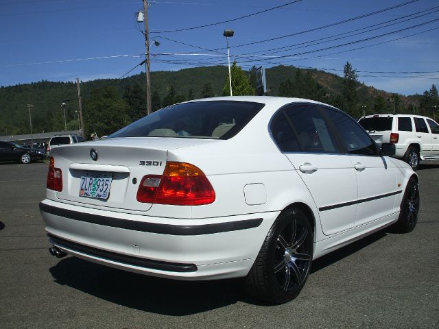 BMW 3 series 2001 photo 2