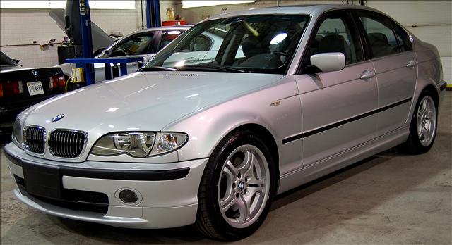 BMW 3 series 2003 photo 2