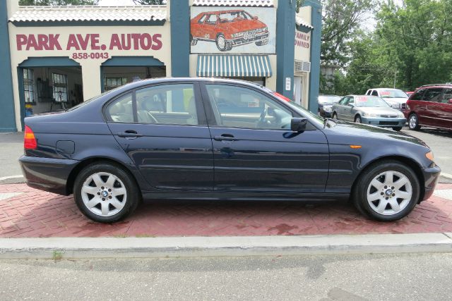 BMW 3 series 2004 photo 2