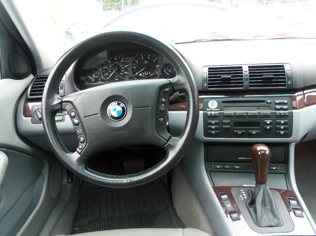 BMW 3 series 2004 photo 4