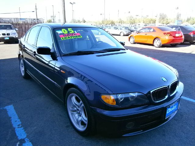 BMW 3 series 2005 photo 2