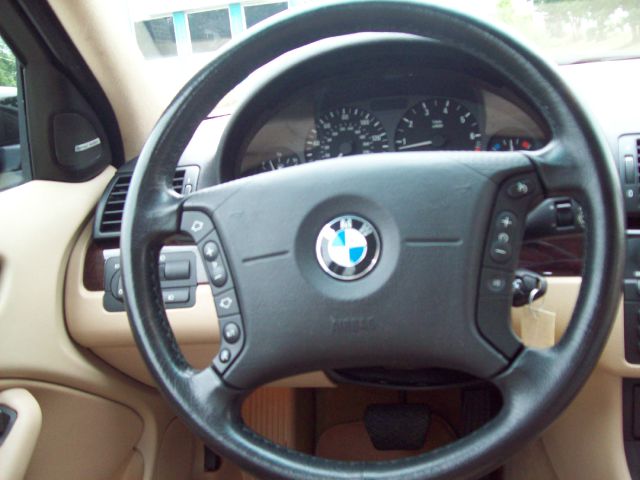 BMW 3 series 2005 photo 2