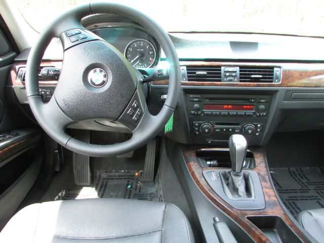 BMW 3 series 2WD 4dr Heat Sedan