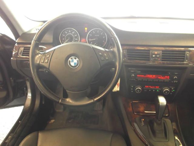 BMW 3 series SE Automatic 4X4 Beutiful Sedan