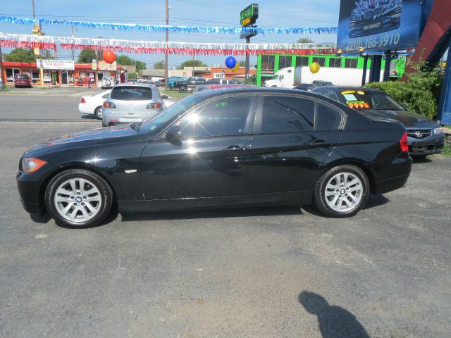 BMW 3 series SE Automatic 4X4 Beutiful Sedan