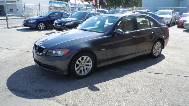 BMW 3 series SE Automatic 4X4 Beutiful Sedan