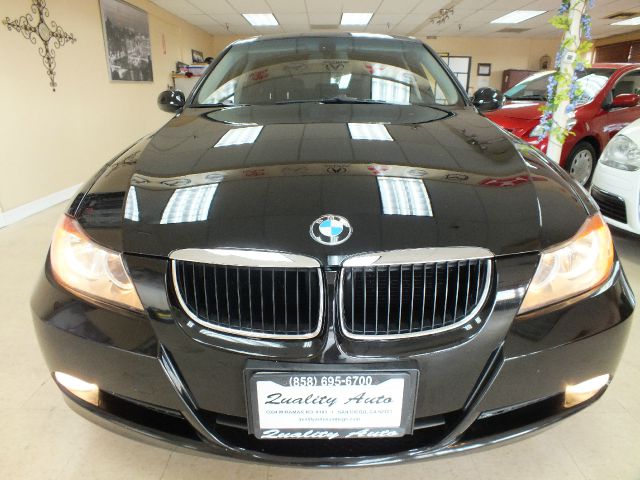 BMW 3 series SE Automatic 4X4 Beutiful Sedan