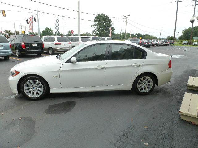 BMW 3 series SE Automatic 4X4 Beutiful Sedan