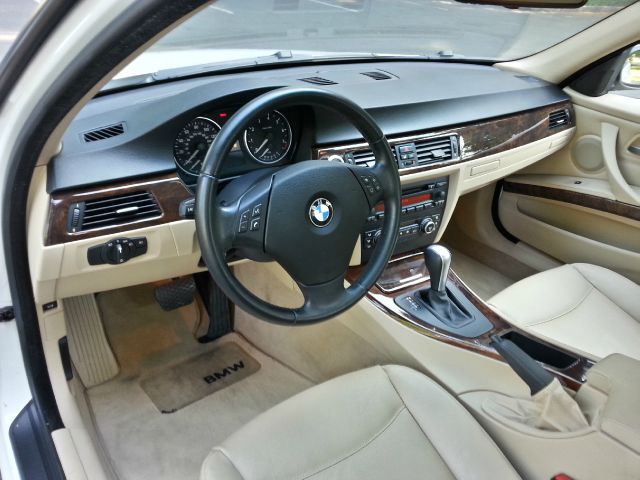 BMW 3 series SE Automatic 4X4 Beutiful Sedan