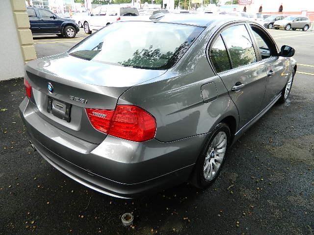 BMW 3 series 2009 photo 2