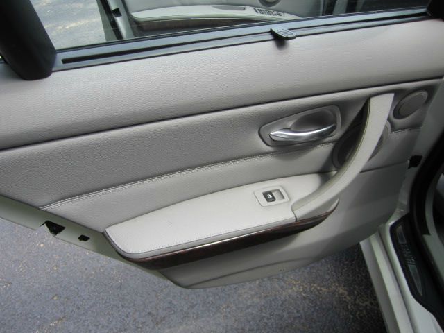 BMW 3 series 2009 photo 3