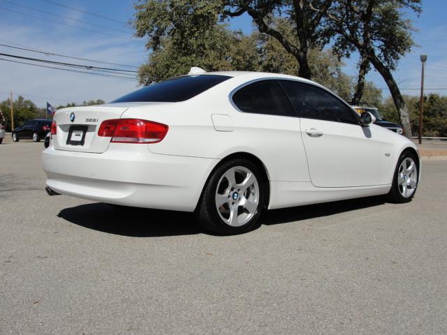 BMW 3 series 2009 photo 2