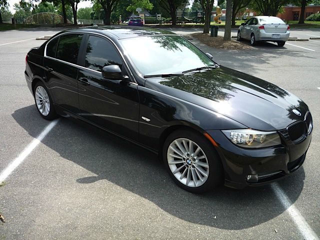 BMW 3 series 2010 photo 1