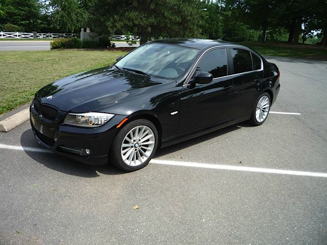 BMW 3 series 2010 photo 2