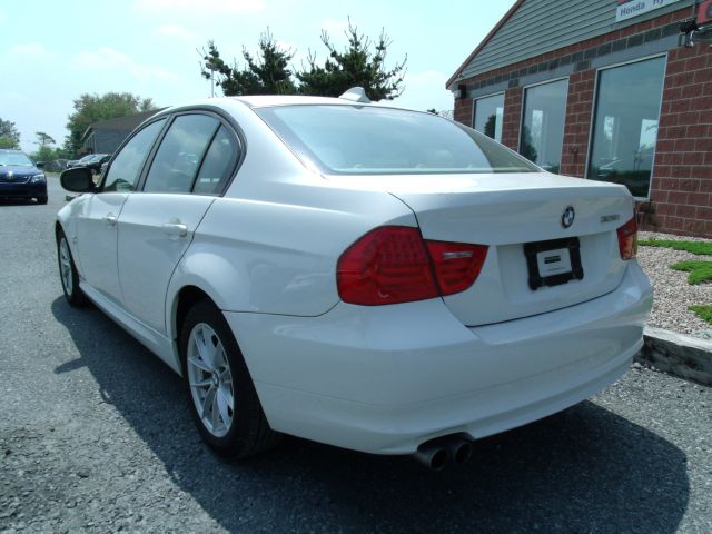 BMW 3 series 2010 photo 2