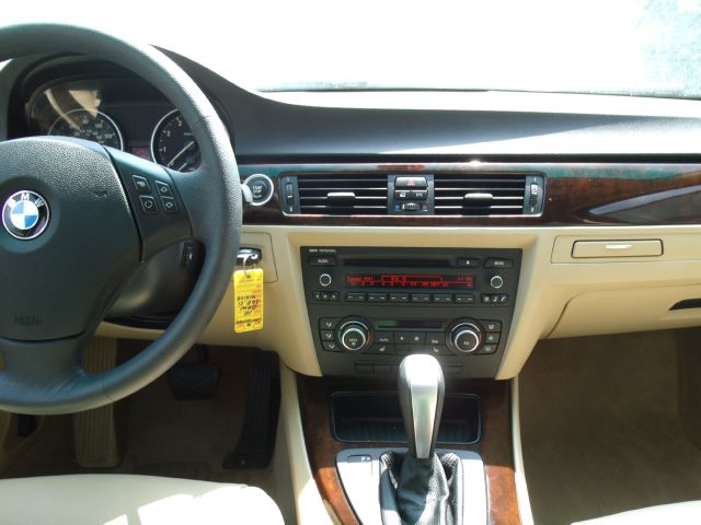 BMW 3 series 2010 photo 4