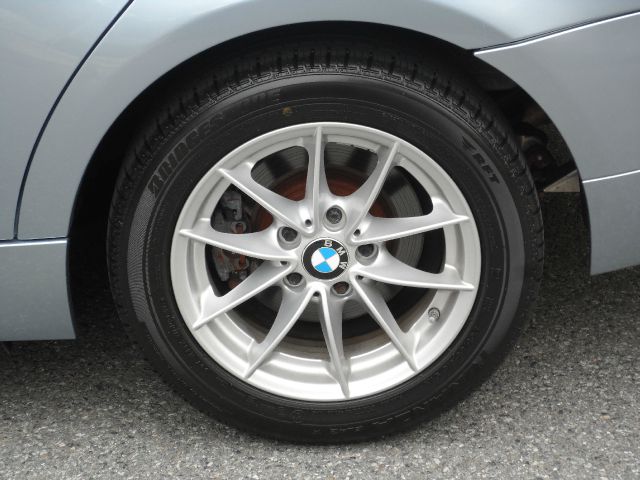 BMW 3 series 2010 photo 2