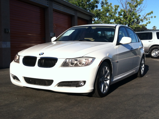 BMW 3 series 2010 photo 2