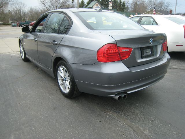 BMW 3 series 2010 photo 2