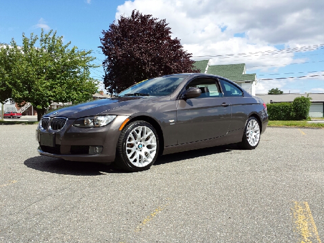 BMW 3 series 2010 photo 1