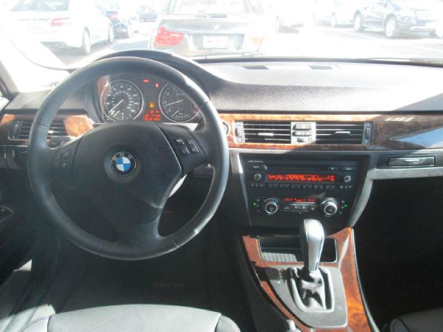 BMW 3 series 2010 photo 1