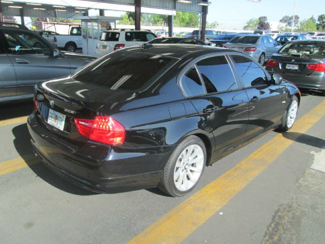 BMW 3 series 2010 photo 2