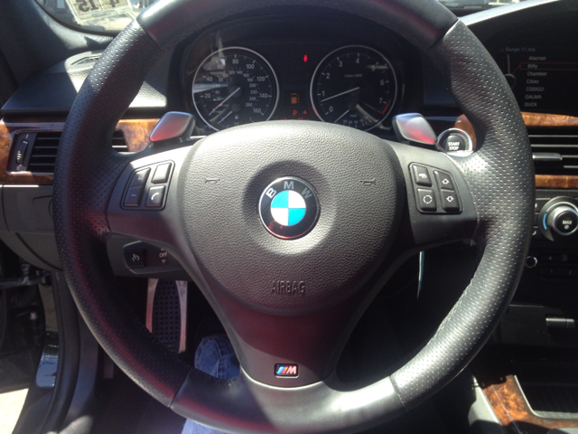 BMW 3 series 2010 photo 2