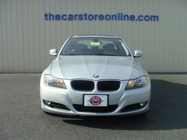 BMW 3 series 2010 photo 2