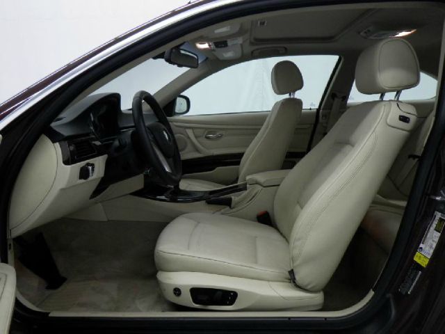 BMW 3 series 2010 photo 1