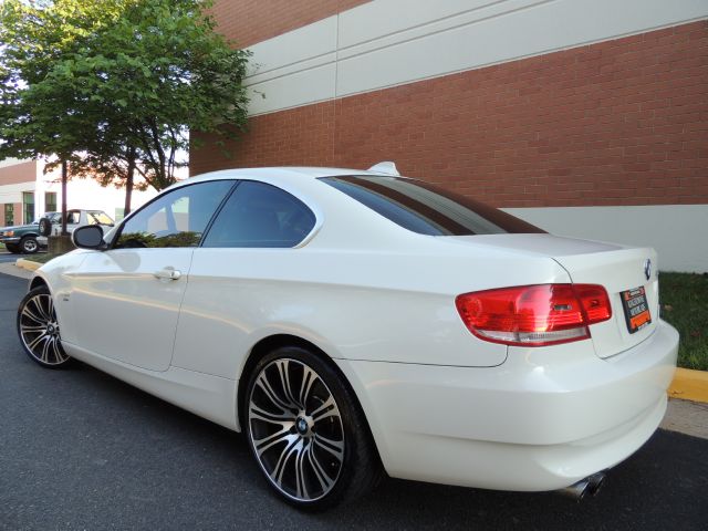 BMW 3 series 2010 photo 3