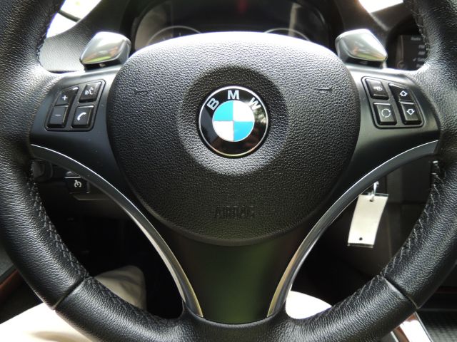 BMW 3 series 2010 photo 17