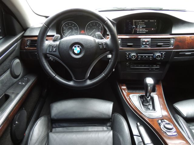 BMW 3 series 2010 photo 22